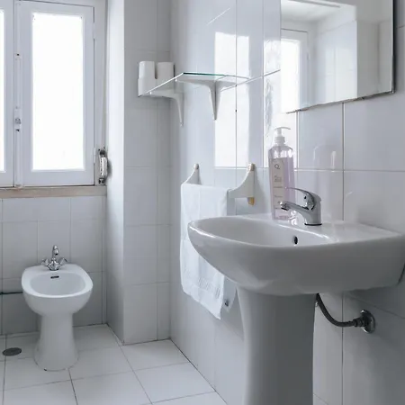 Aquilla Family 306 Homestay Lisbon