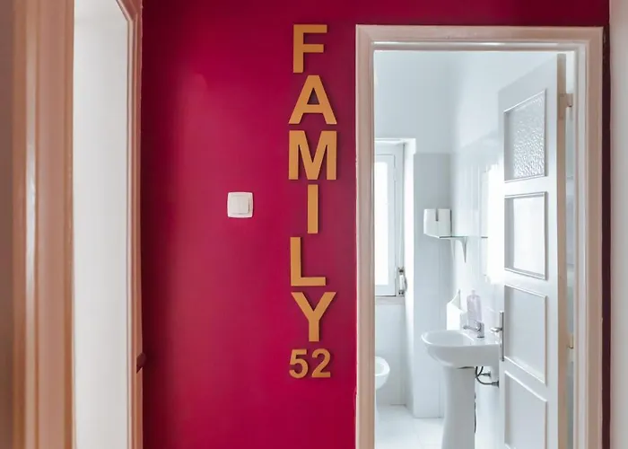Aquilla Family 306 *